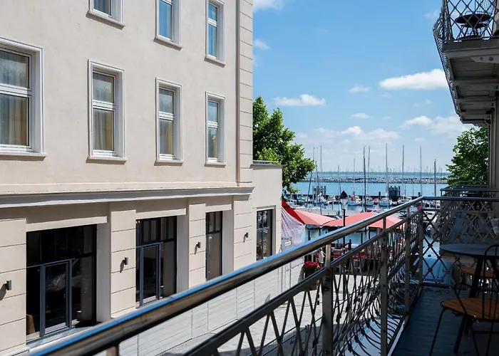 Johouse Apartment 4